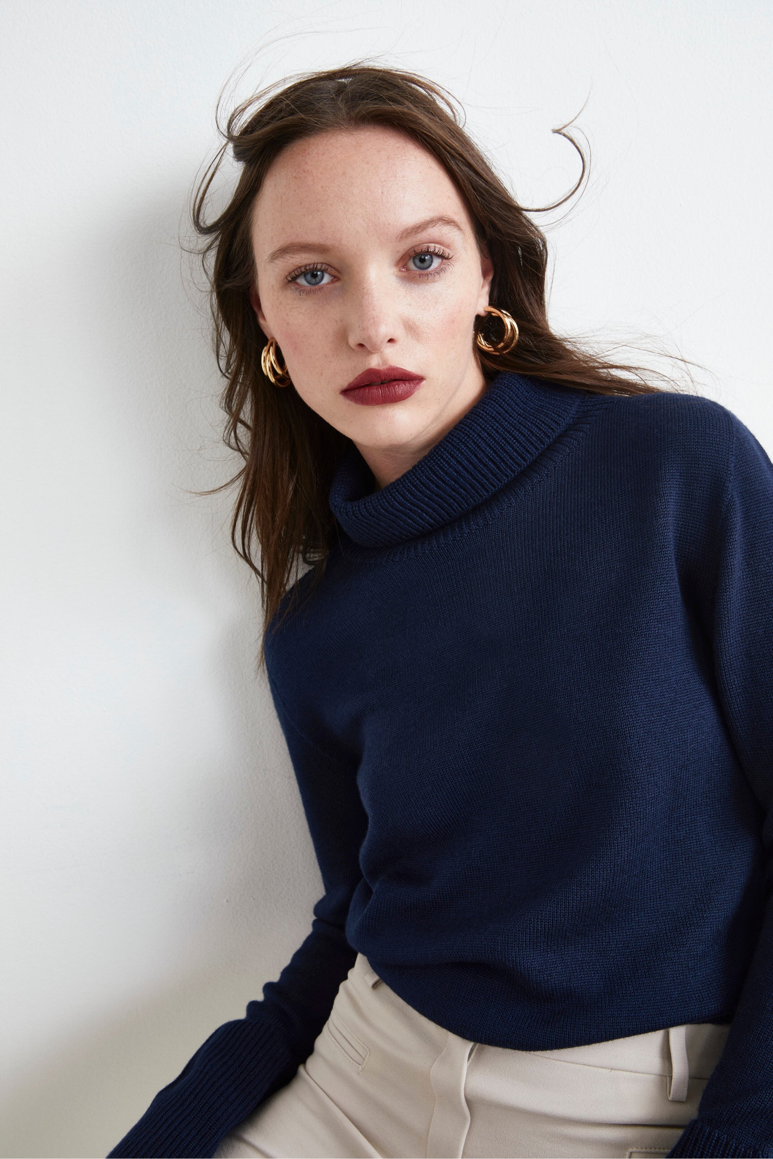 Soft Collar Knit Sweater in Merino Wool - Navy blue