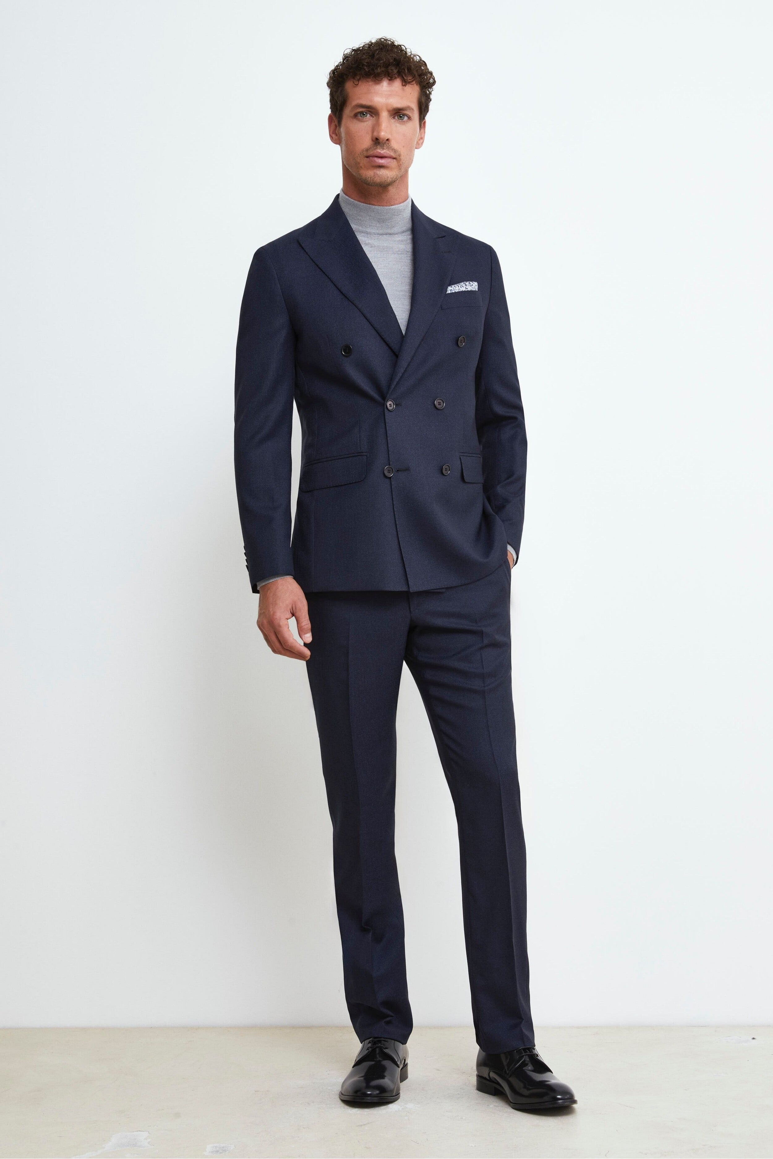 Double-Breasted Wool Suit with Peak Lapels - BLUE