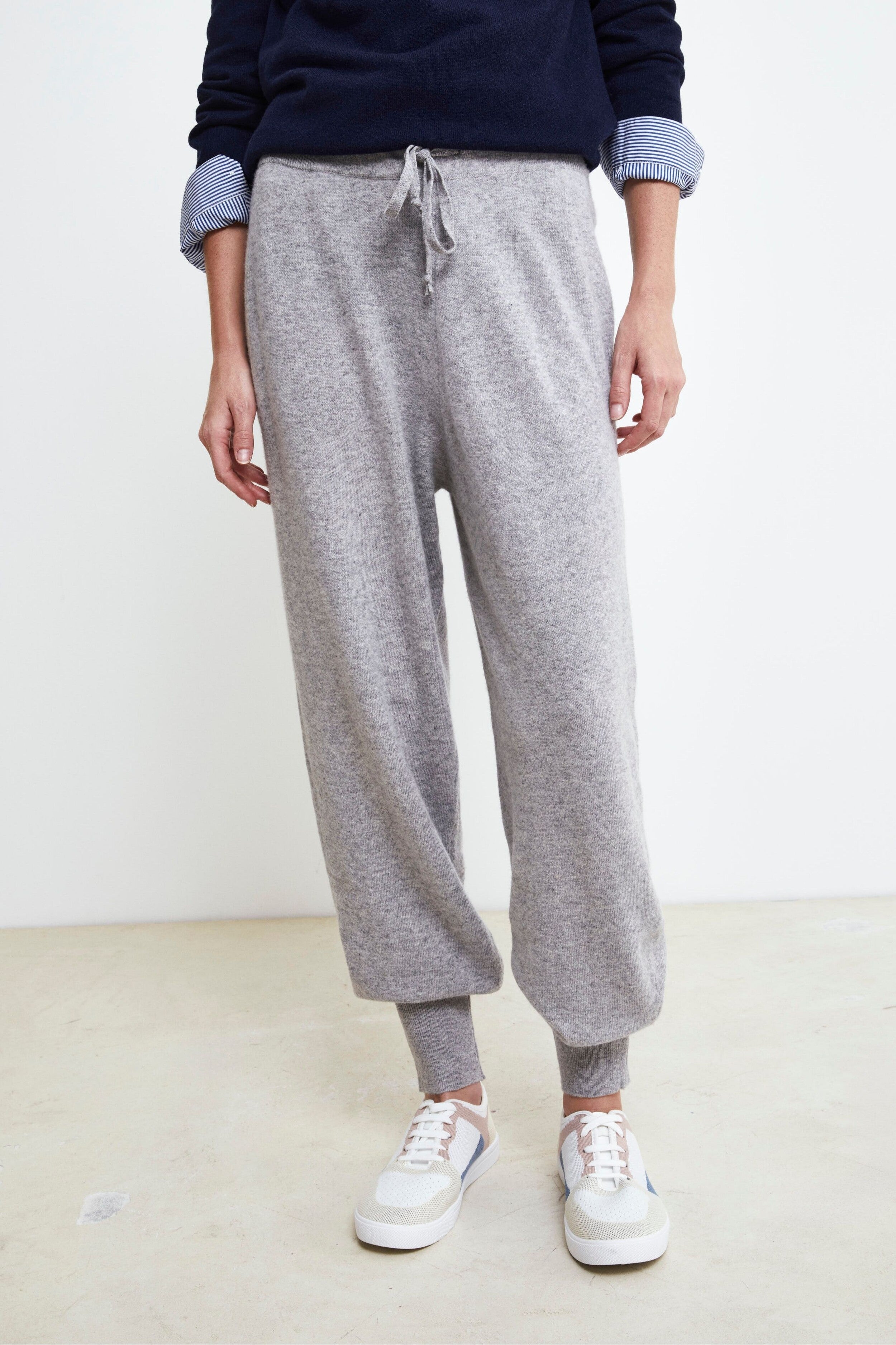 Wool and Cashmere Jogger Pants - Ash grey