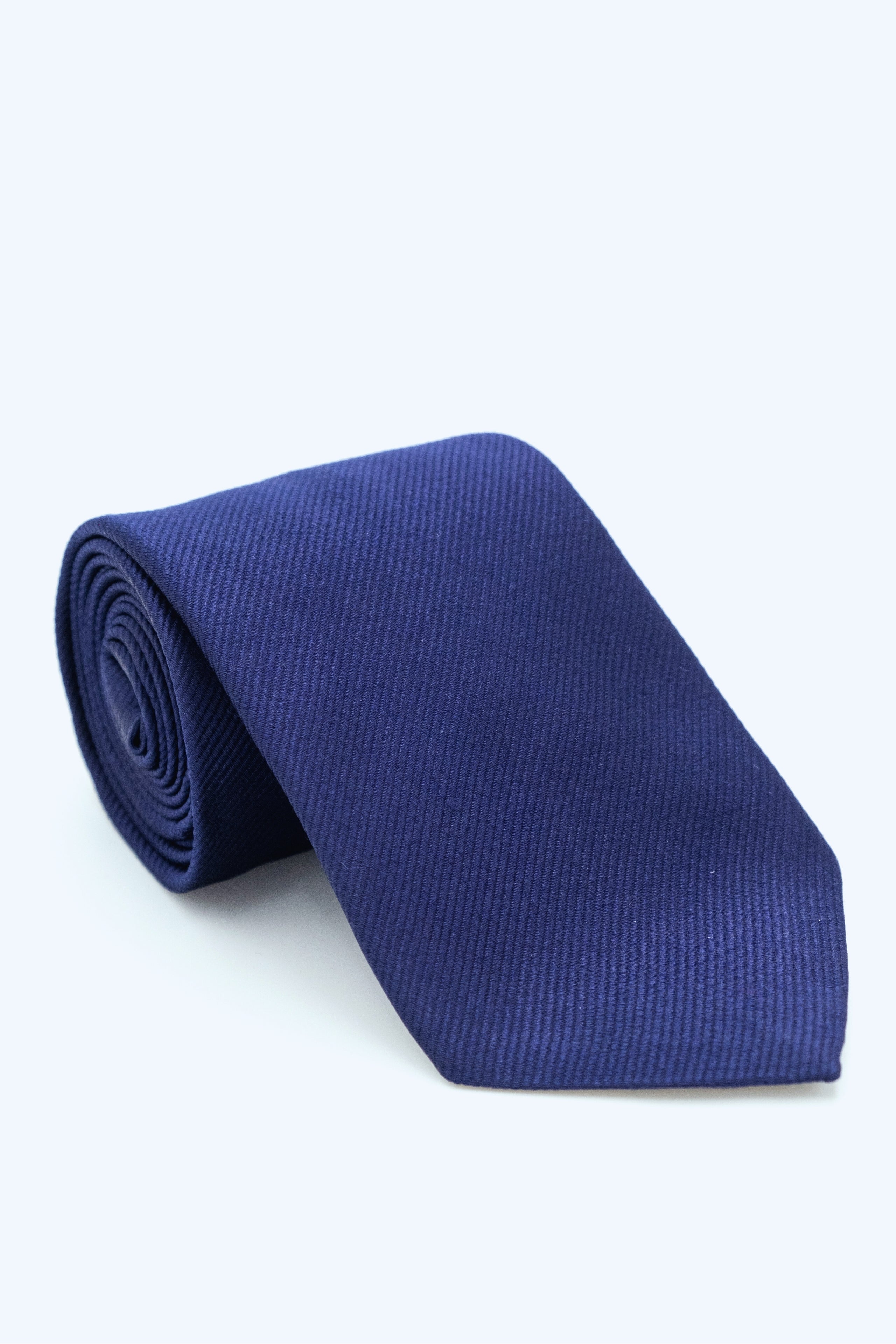 Cravatta Elegante in Seta - BLU SCURO