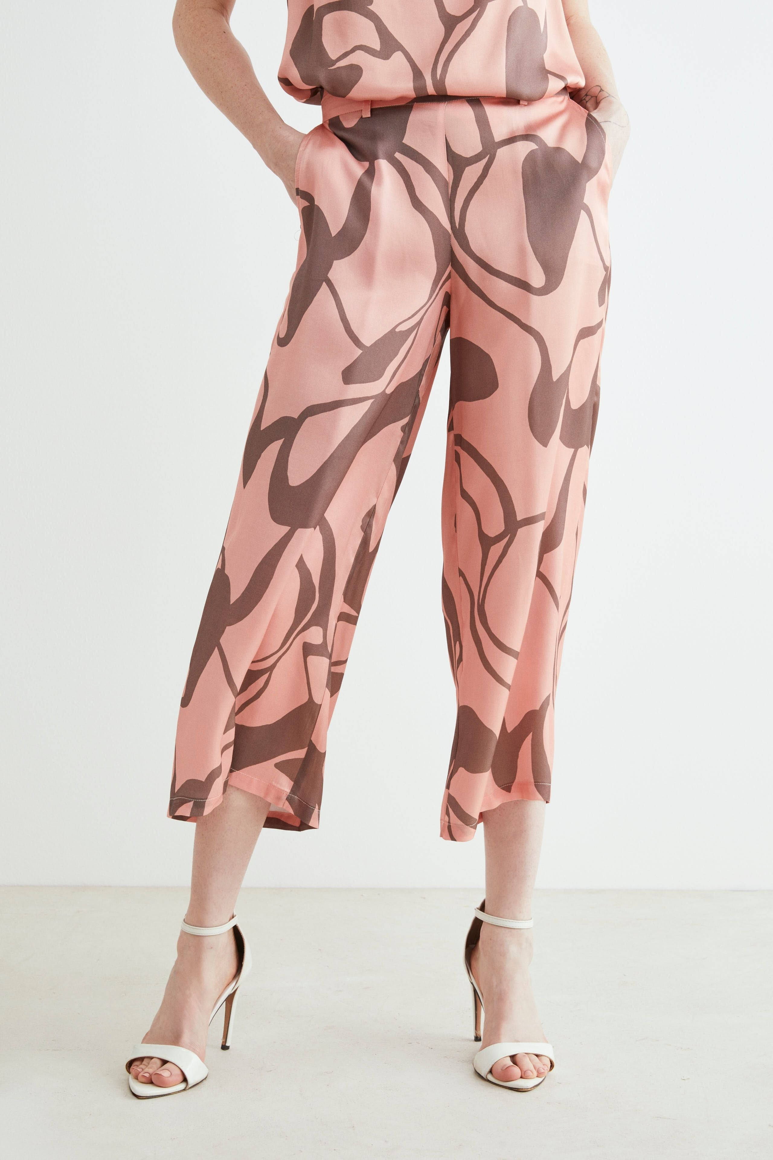 Lightweight patterned trousers - Pink pattern
