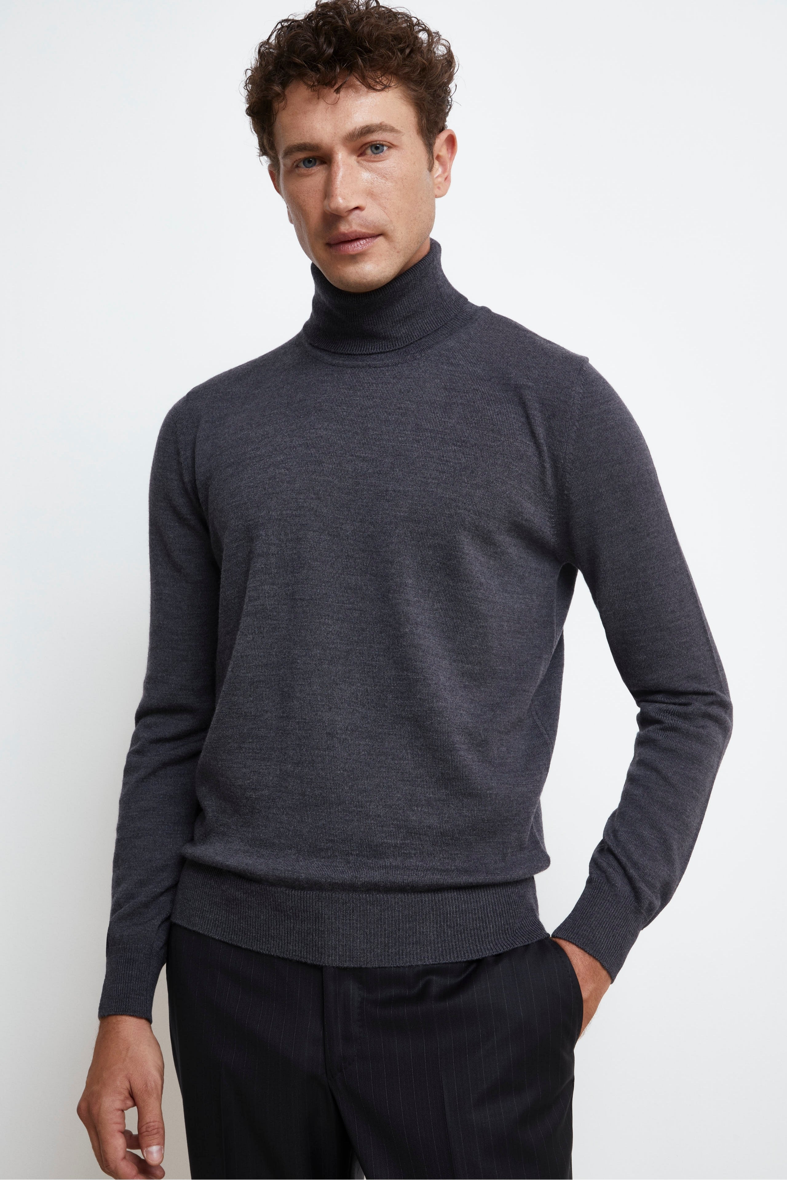 Merino Wool Turtleneck - Charcoal grey