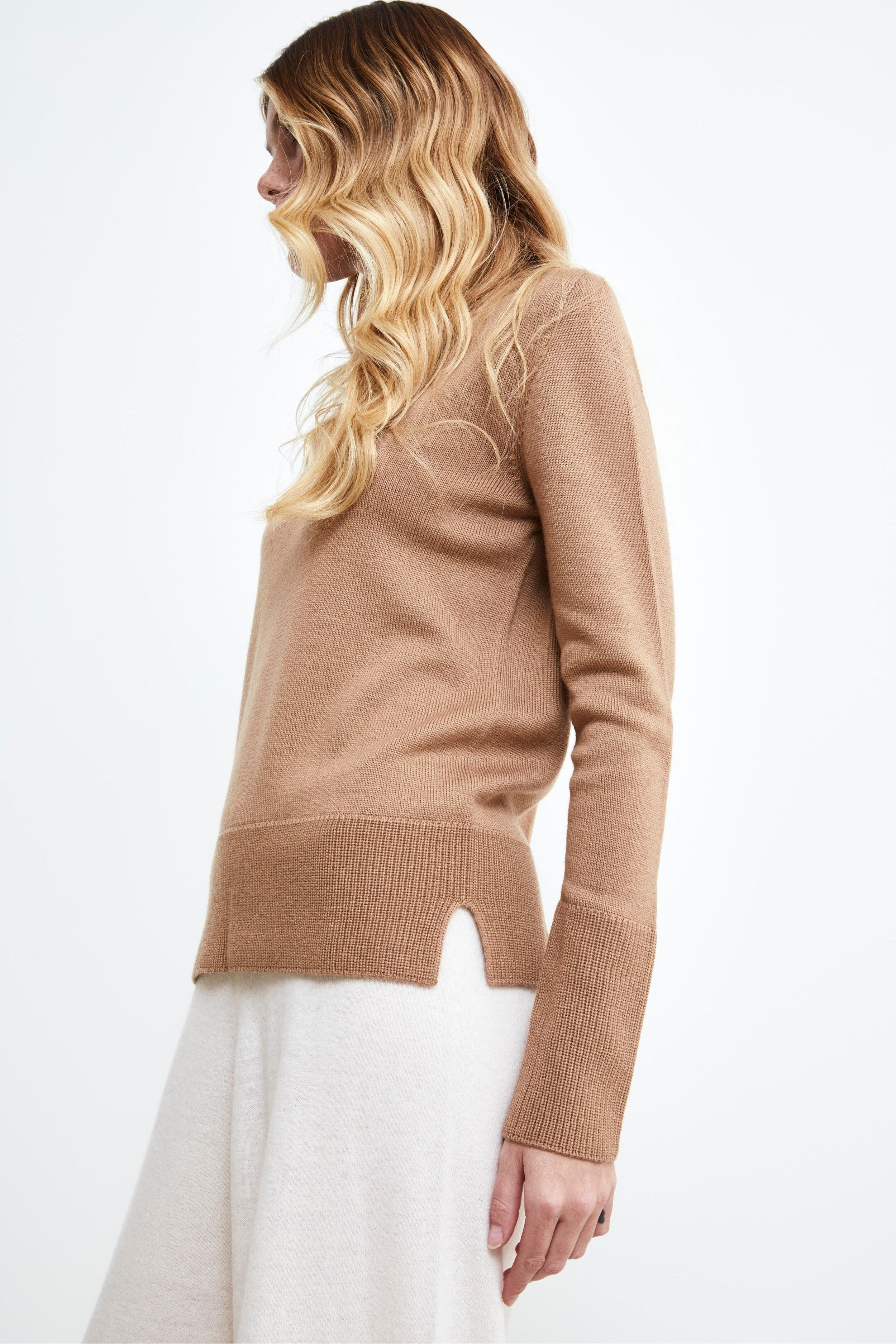 Classic Merino Wool Pullover - CAMMELLO