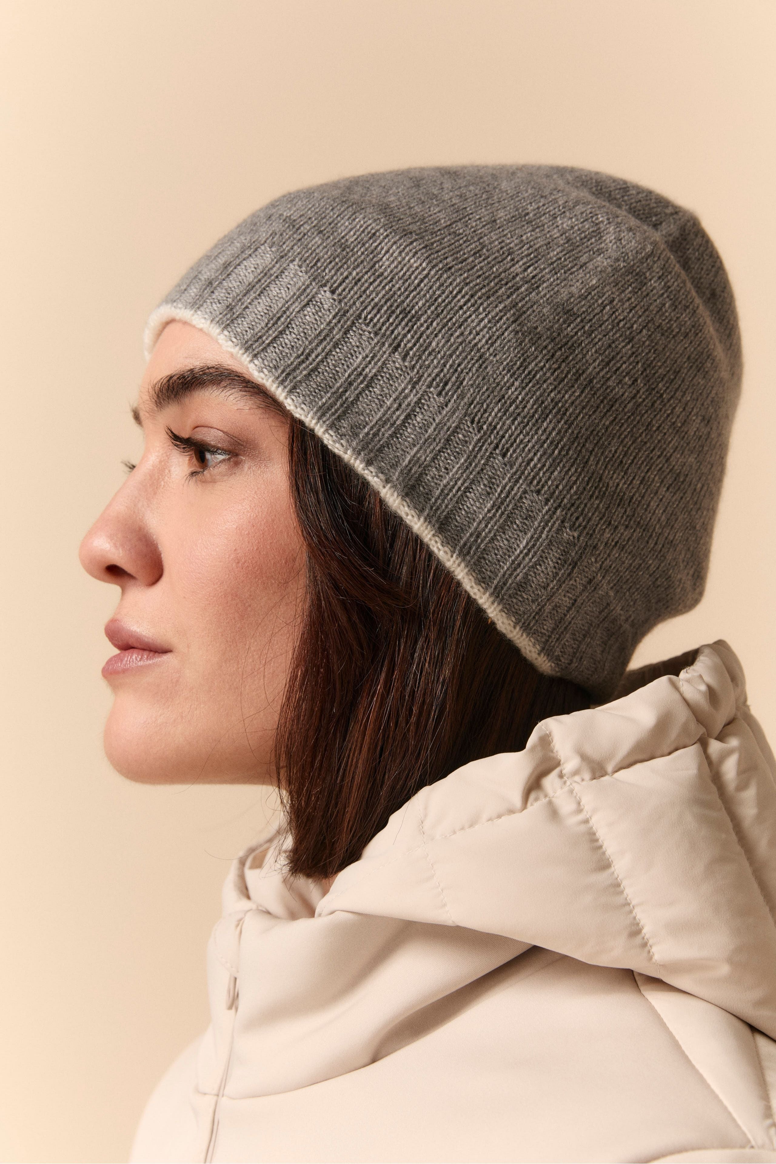 Cashmere beanie - Cream-Medium grey