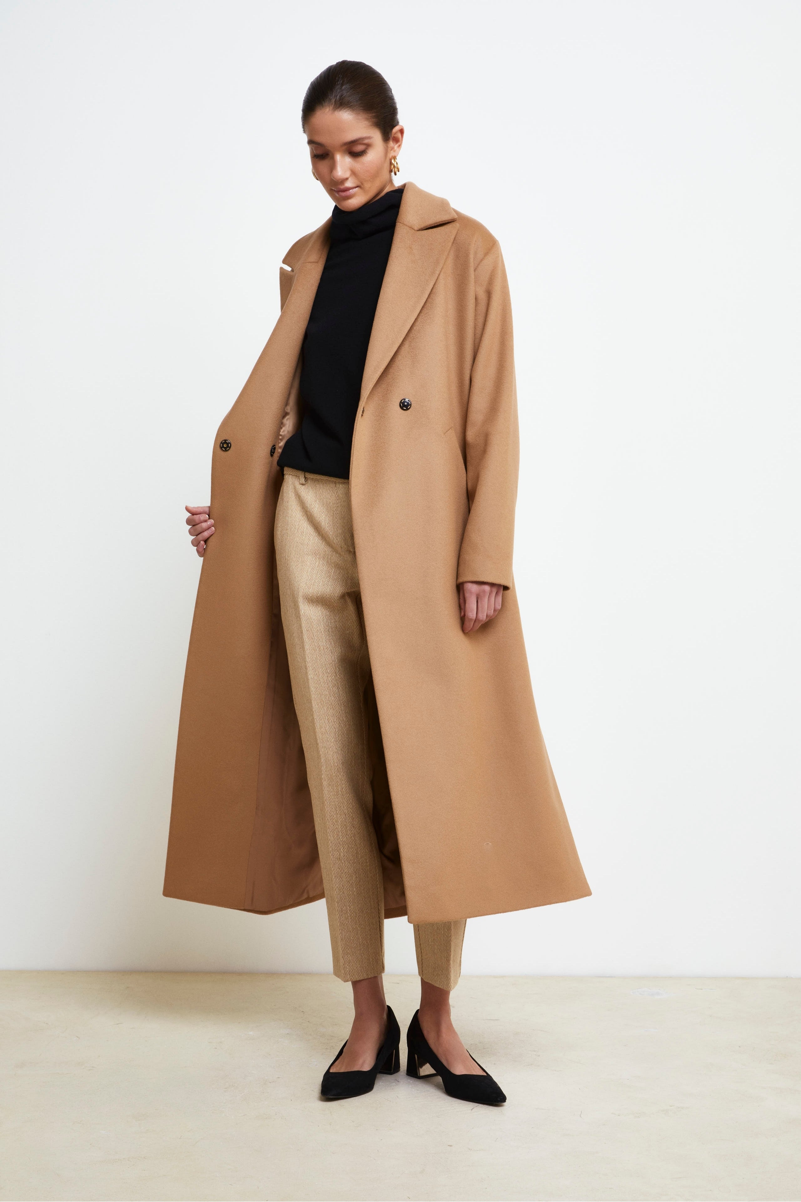 Long double-breasted coat with belt - CAMMELLO