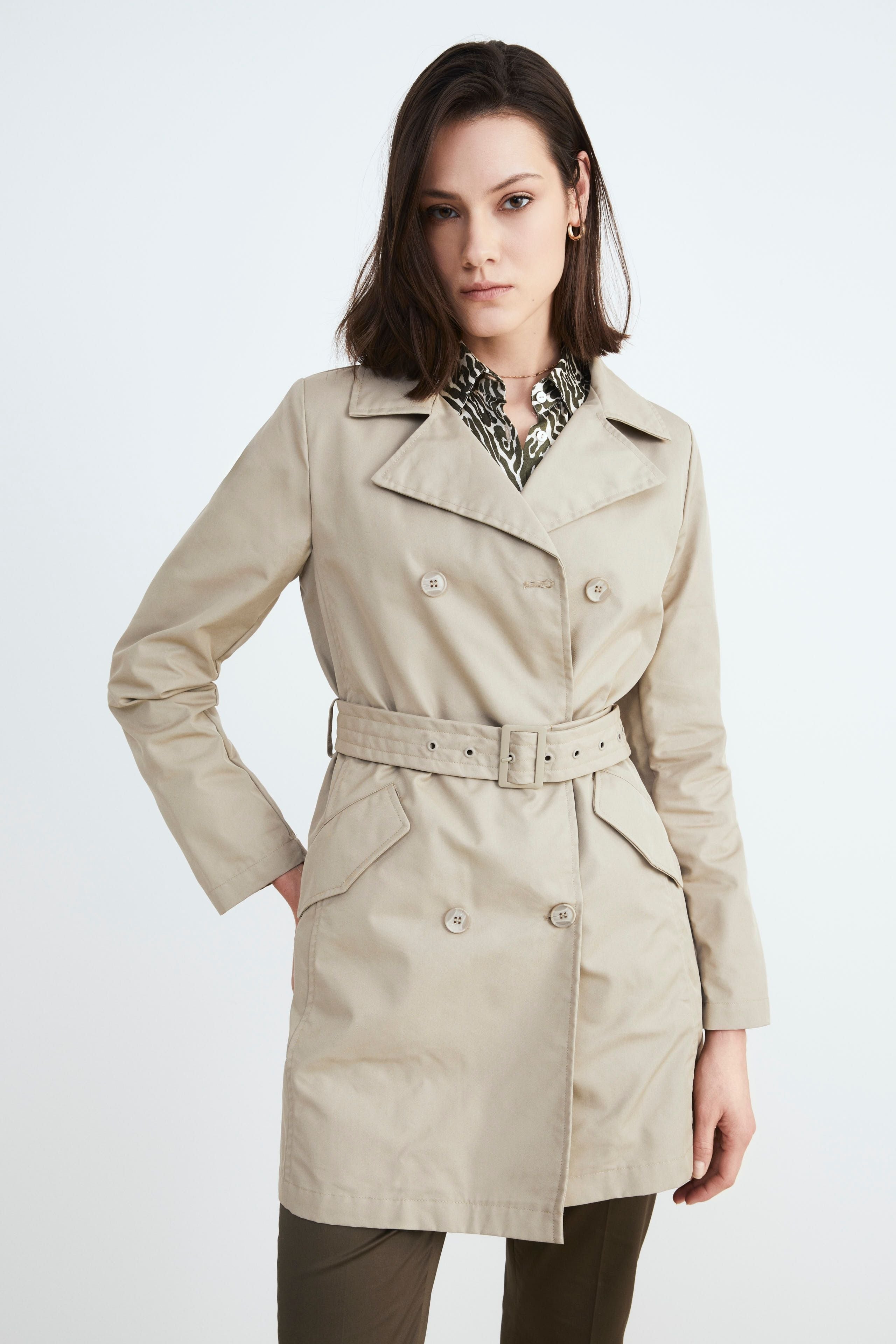 Elegant women’s trench coat - Sand brown