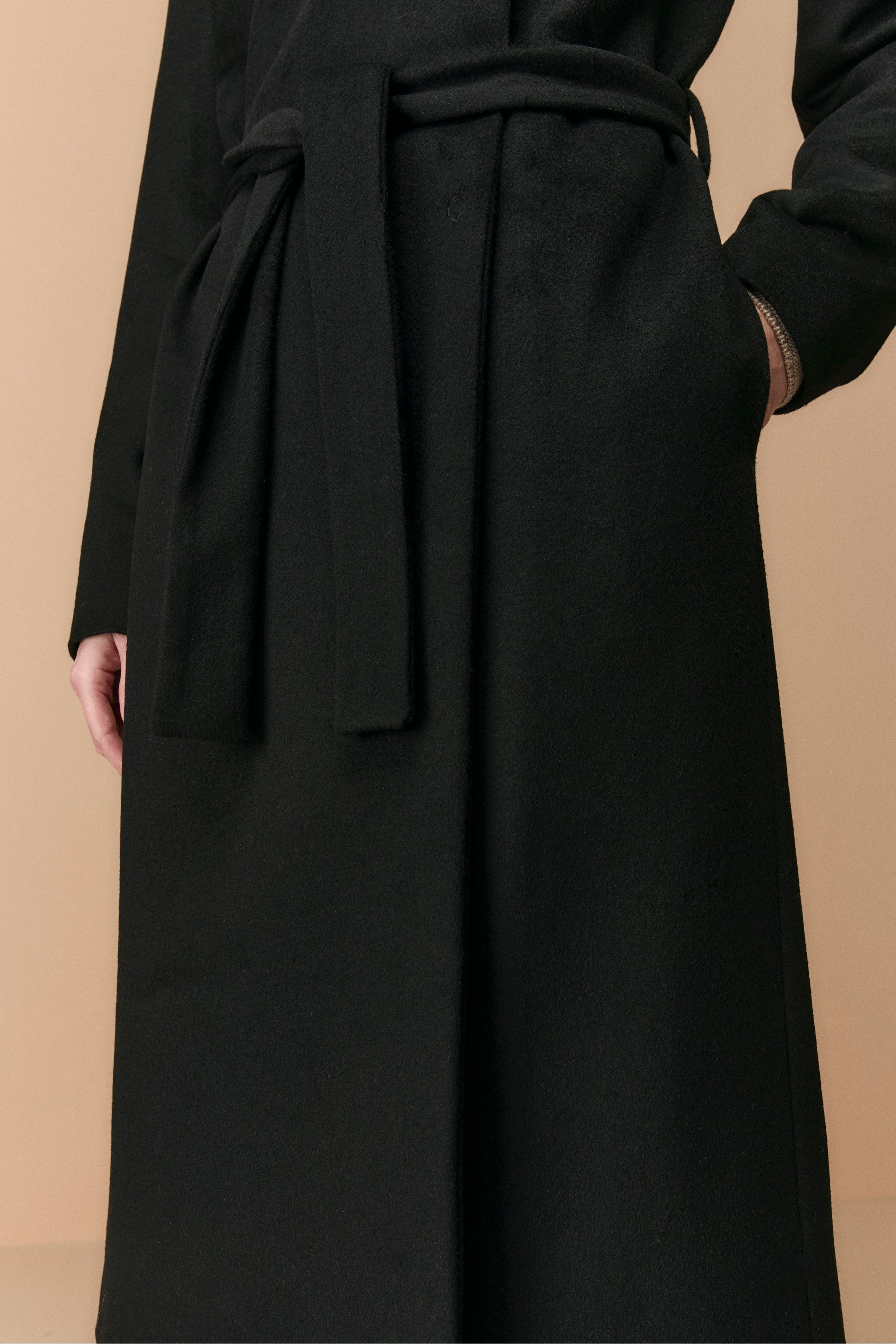 Cappotto con Cintura in Lana e Cashmere - NERO