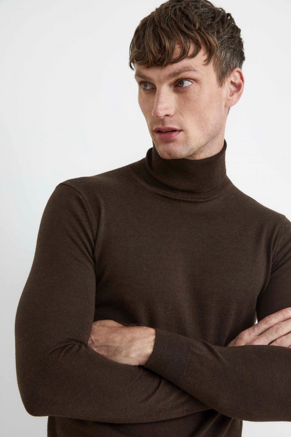 Rollkragenpullover aus Wolle - BROWN