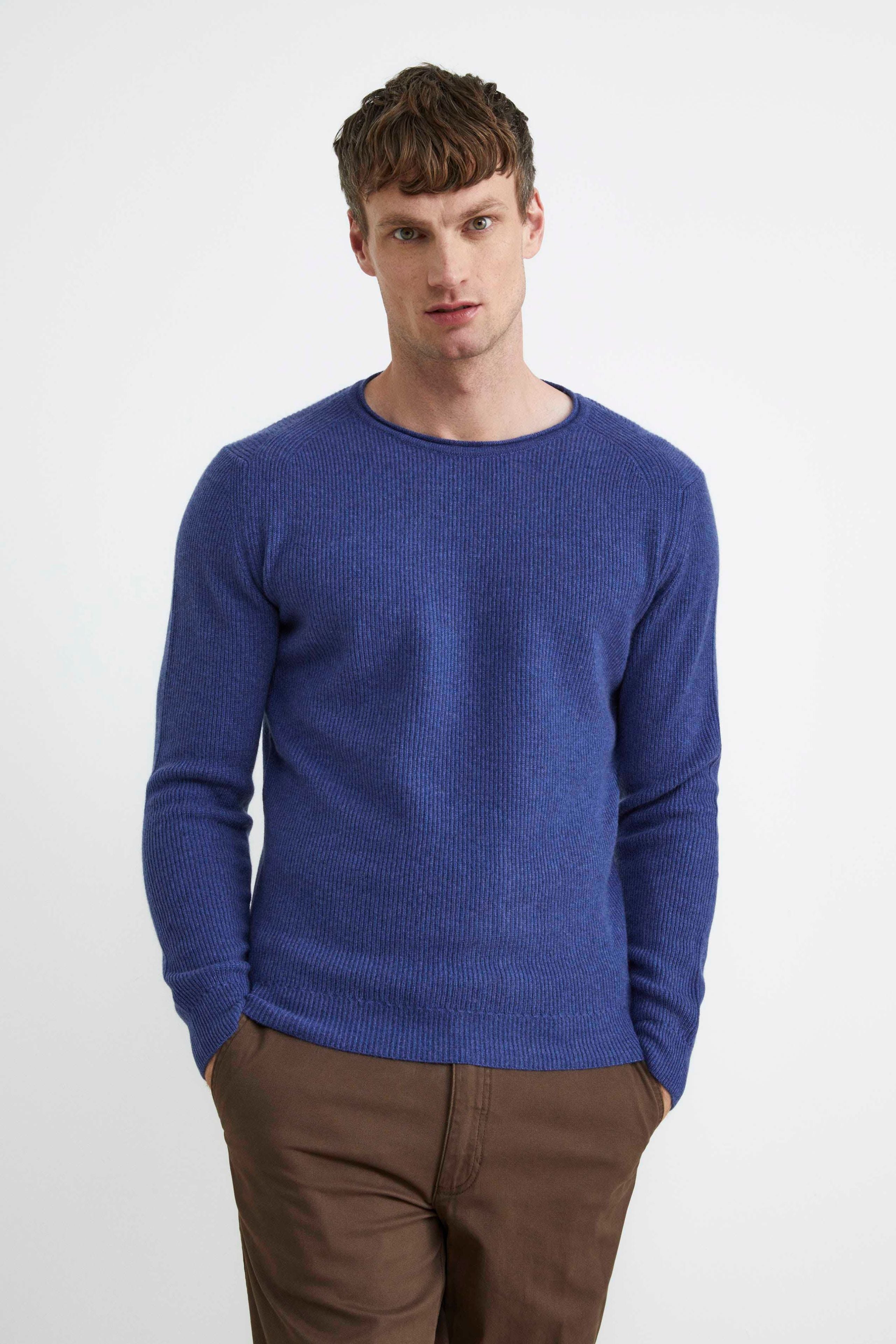 Maglione girocollo in cashmere a coste - BLU APERTO