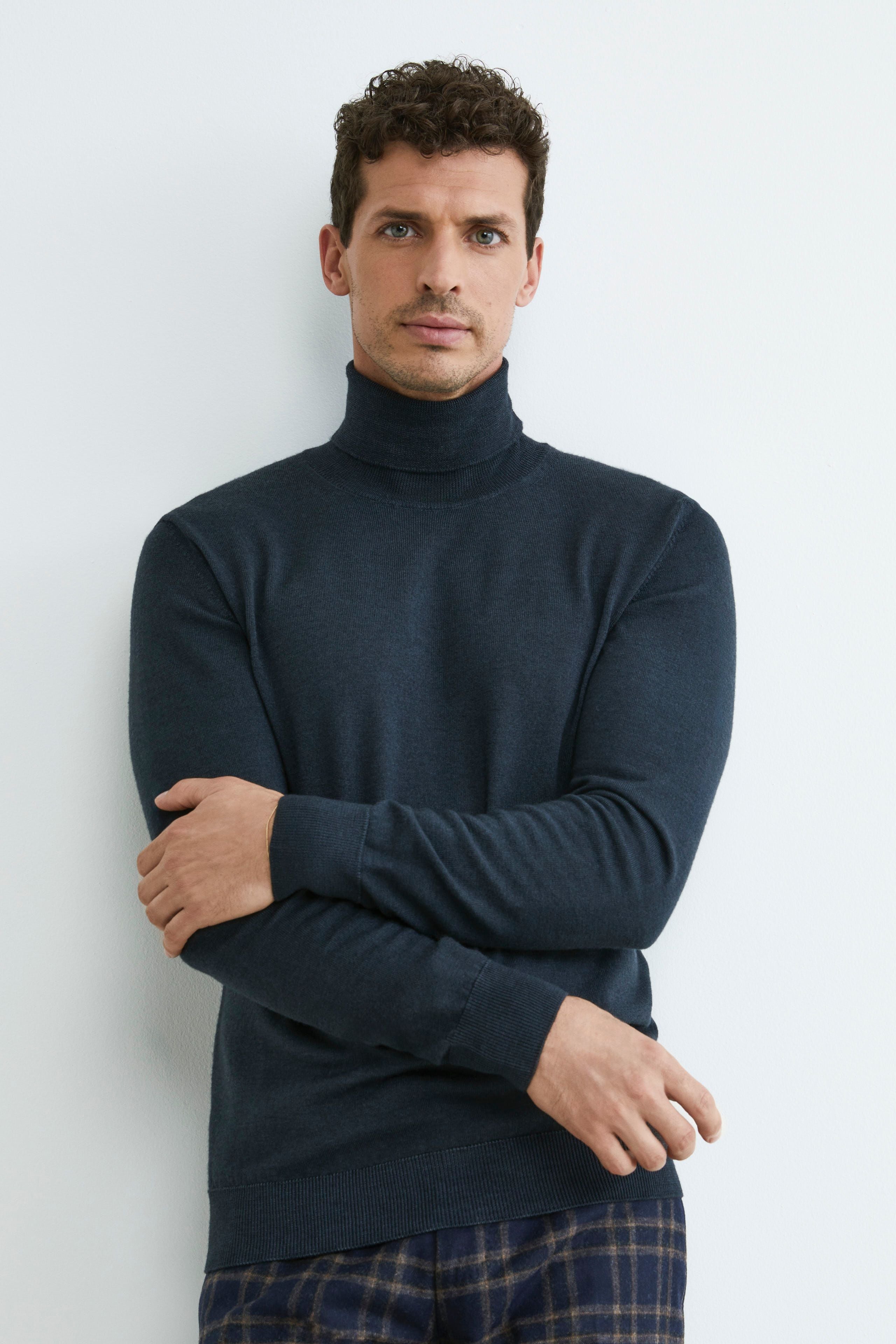 Merino wool turtleneck sweater - BLACK