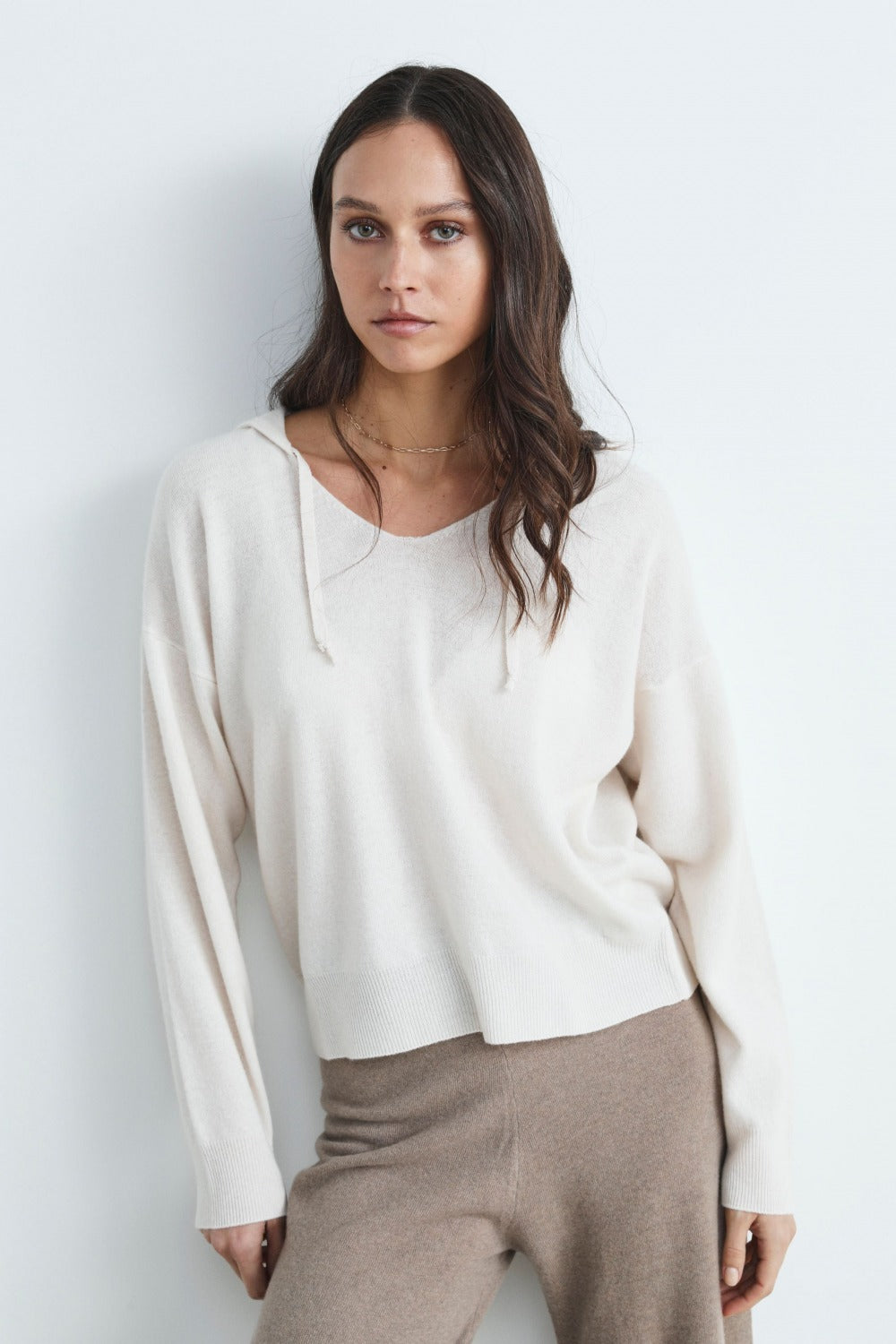 Maglia con cappuccio in lana e cashmere - LATTE