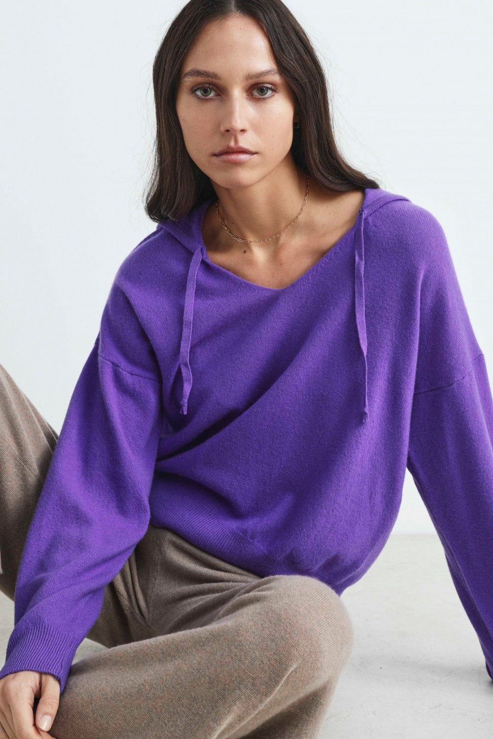 Maglia con cappuccio in lana e cashmere - VIOLA