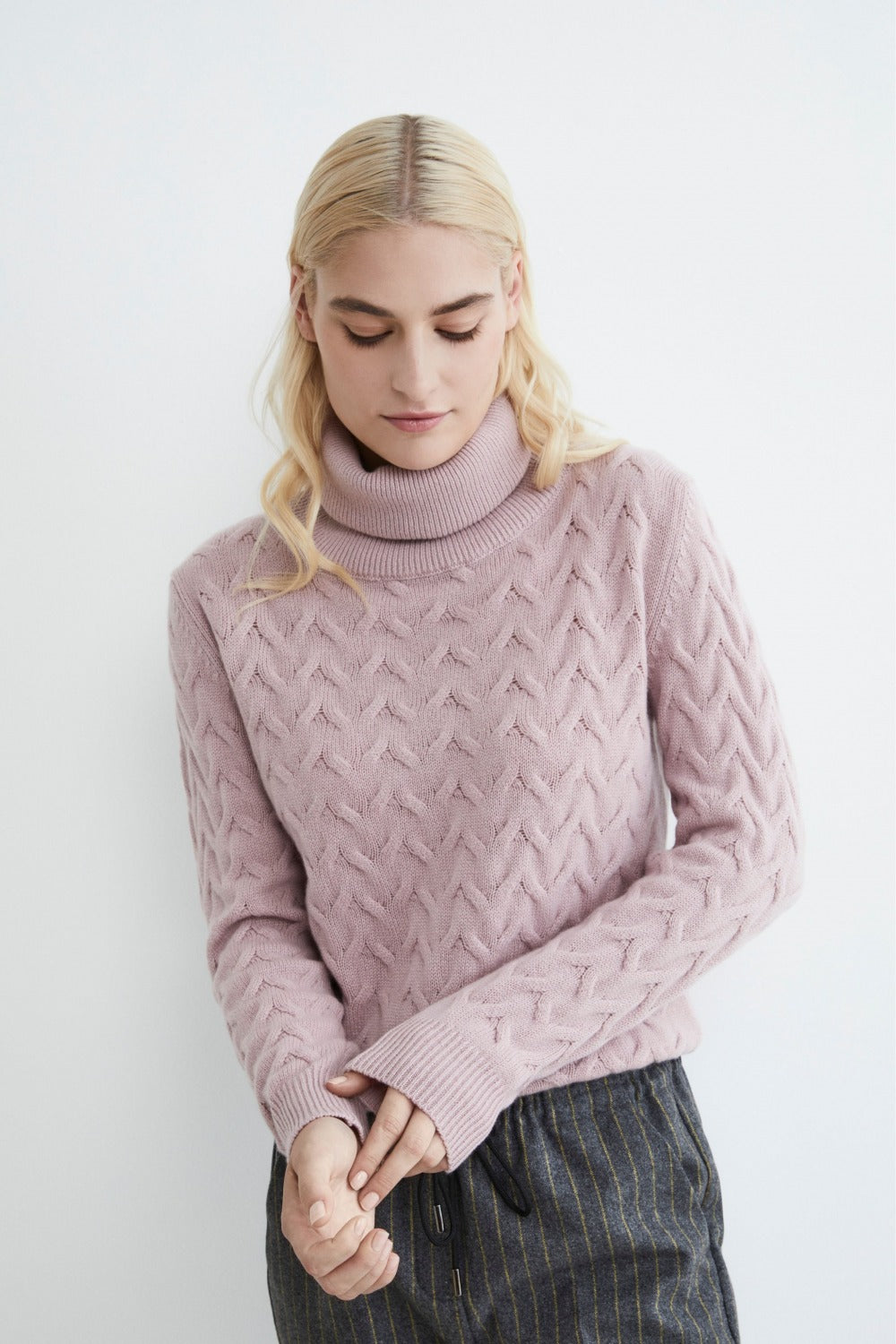 Kaschmirpullover mit Zopfmuster - Altrosa